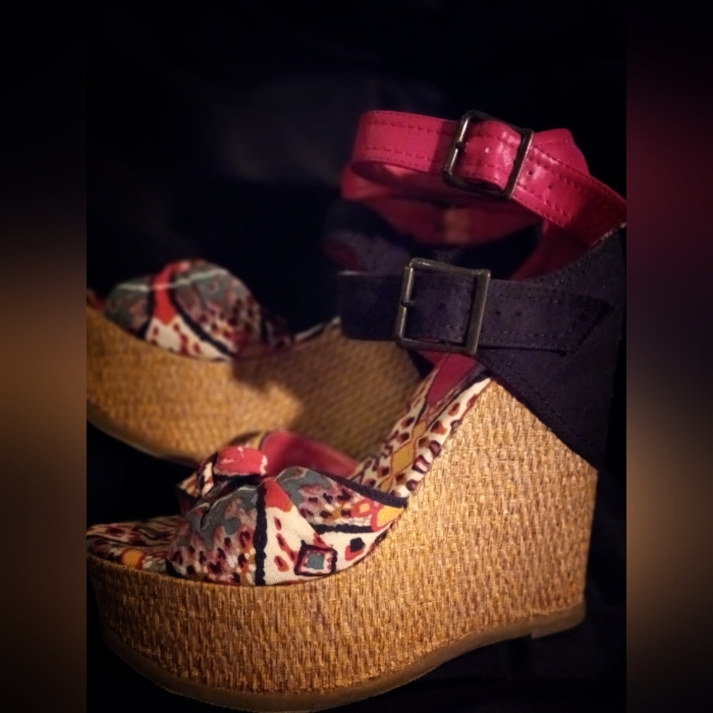 MIA Ellie Wedge Sandels (8)